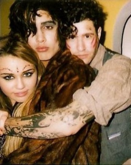 Miley and avan dating